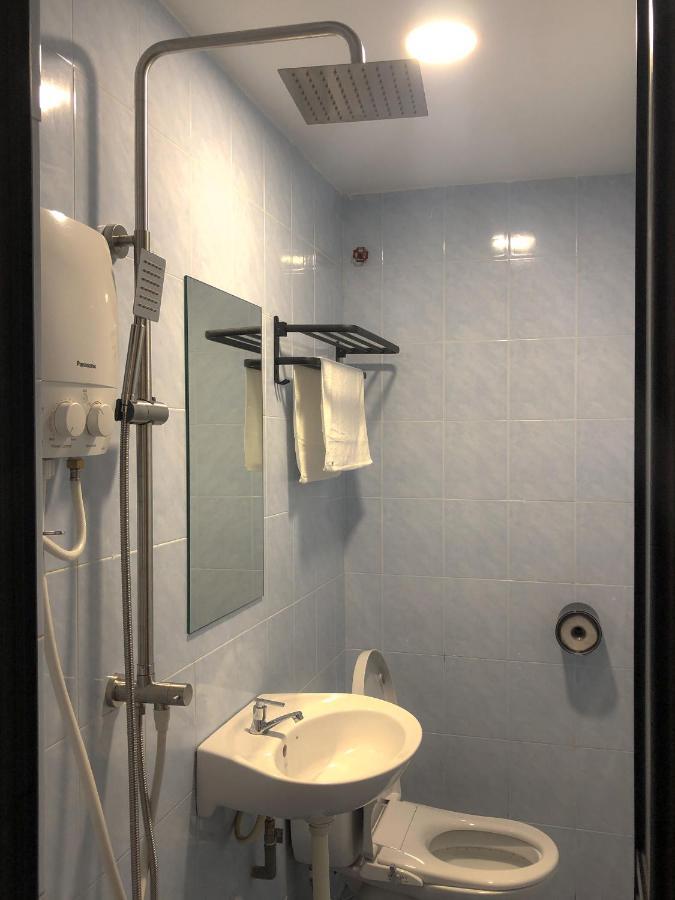 Hako Xpress Skudai Baru Hotel Johor Bahru Buitenkant foto