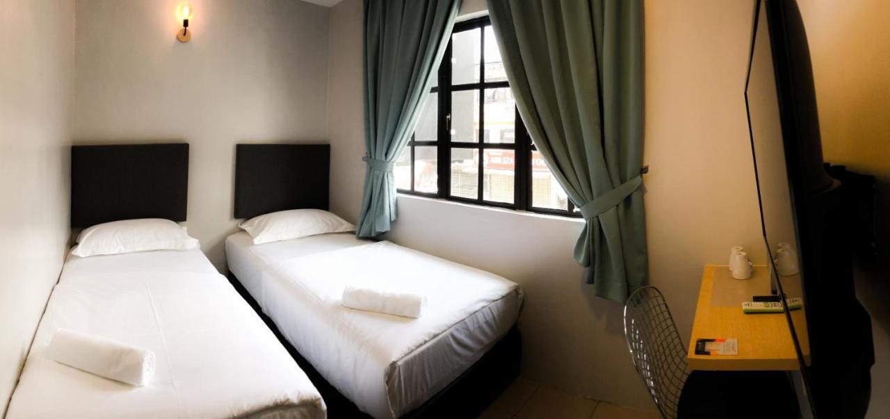 Hako Xpress Skudai Baru Hotel Johor Bahru Buitenkant foto